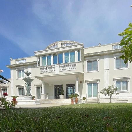 Villa Bianca A Few Steps By The Sea With Exclusive Garden & Jacuzzi Livorno Bagian luar foto