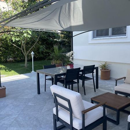 Villa Bianca A Few Steps By The Sea With Exclusive Garden & Jacuzzi Livorno Bagian luar foto