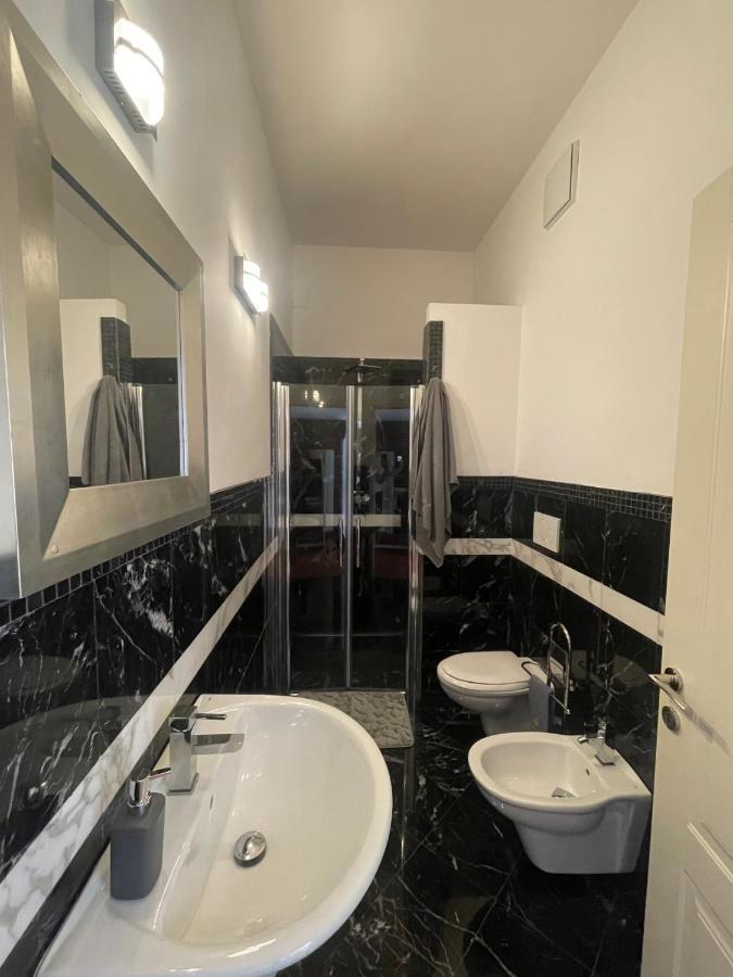 Villa Bianca A Few Steps By The Sea With Exclusive Garden & Jacuzzi Livorno Bagian luar foto