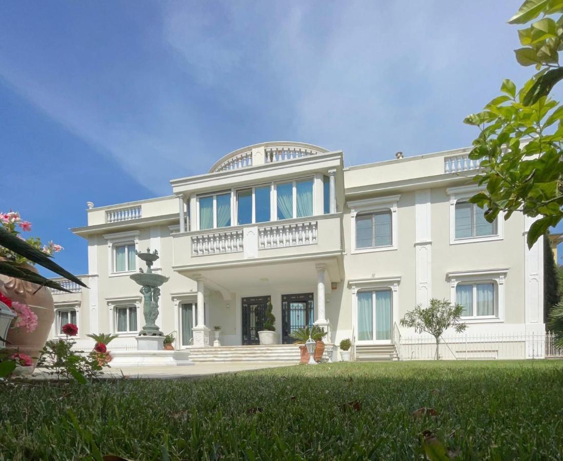 Villa Bianca A Few Steps By The Sea With Exclusive Garden & Jacuzzi Livorno Bagian luar foto
