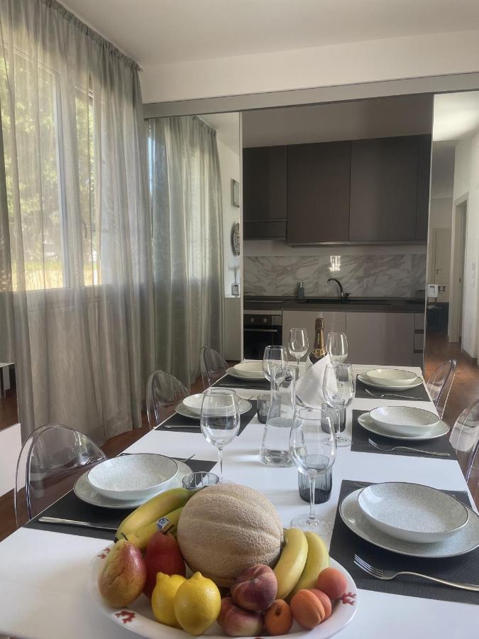 Villa Bianca A Few Steps By The Sea With Exclusive Garden & Jacuzzi Livorno Bagian luar foto