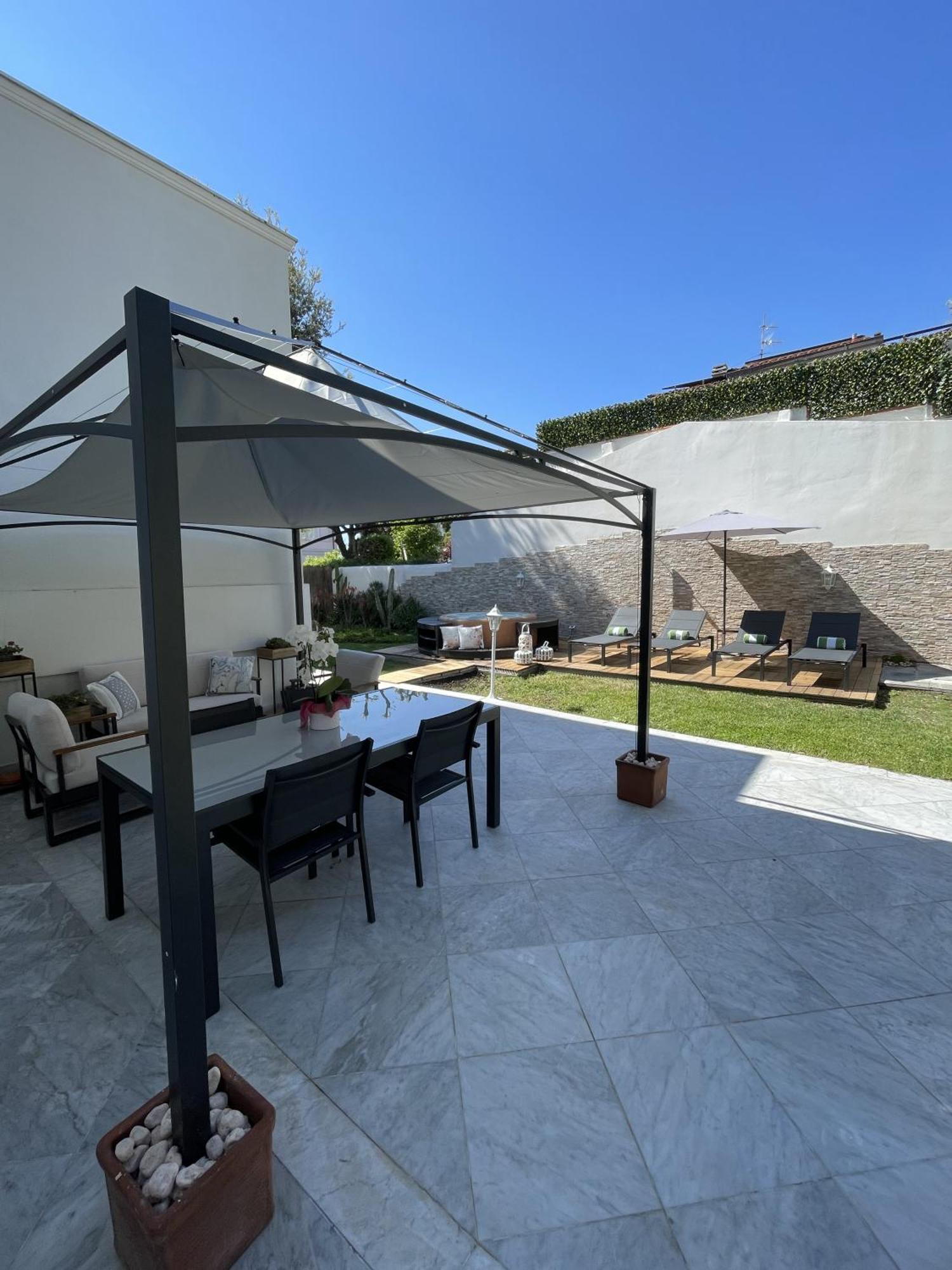 Villa Bianca A Few Steps By The Sea With Exclusive Garden & Jacuzzi Livorno Bagian luar foto