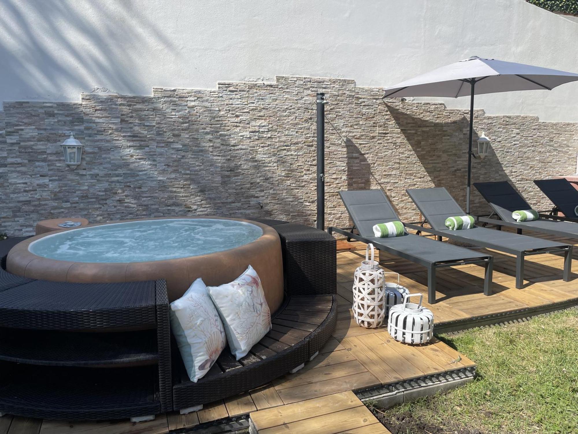 Villa Bianca A Few Steps By The Sea With Exclusive Garden & Jacuzzi Livorno Bagian luar foto