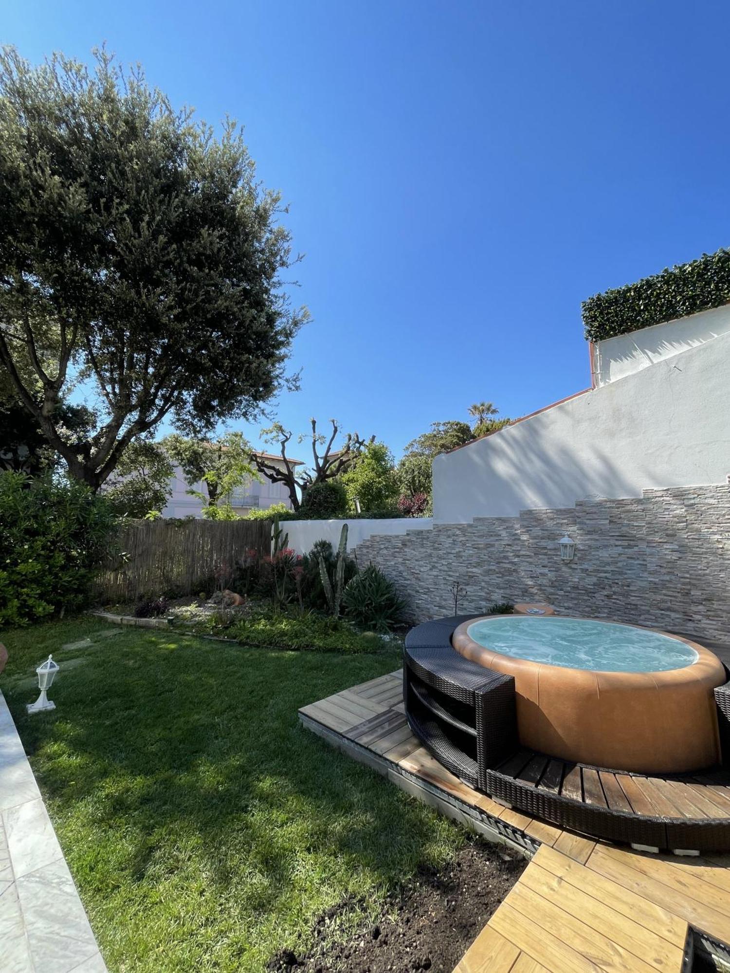 Villa Bianca A Few Steps By The Sea With Exclusive Garden & Jacuzzi Livorno Bagian luar foto